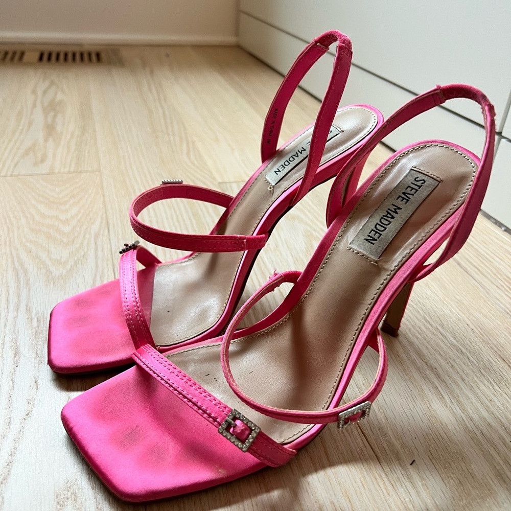 Steve Madden Fuchsia Strappy Heels